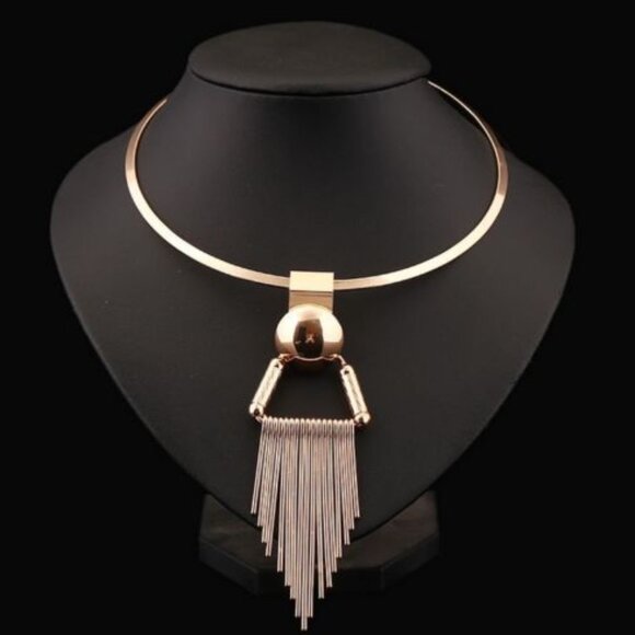 Nwt Womens Gold Triangle Tassels Necklace Statement - Picture 1 of 2